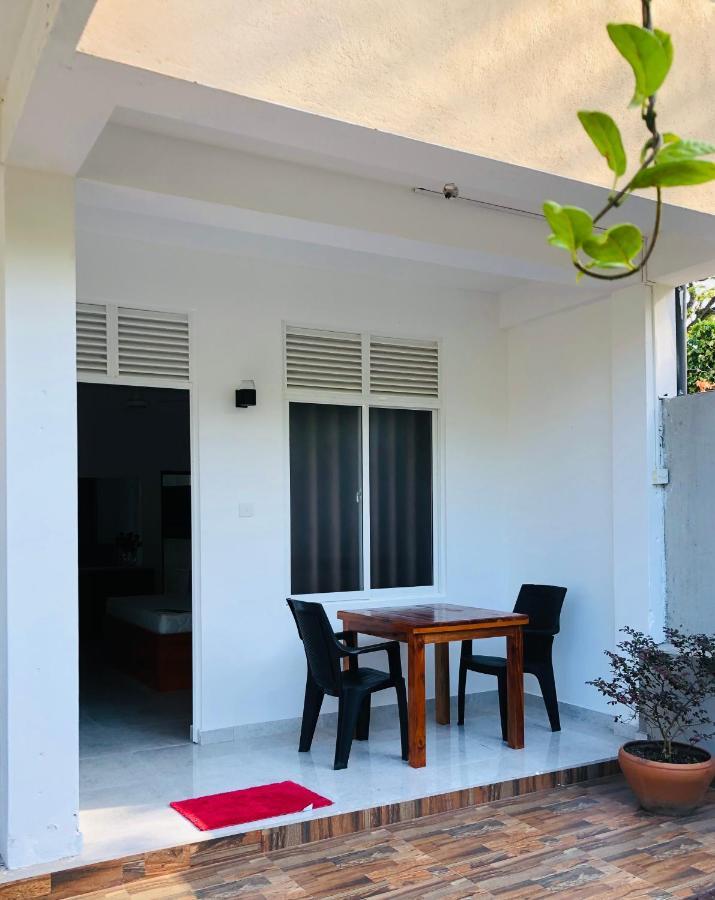 Senarathna Guest House Weligama Bagian luar foto