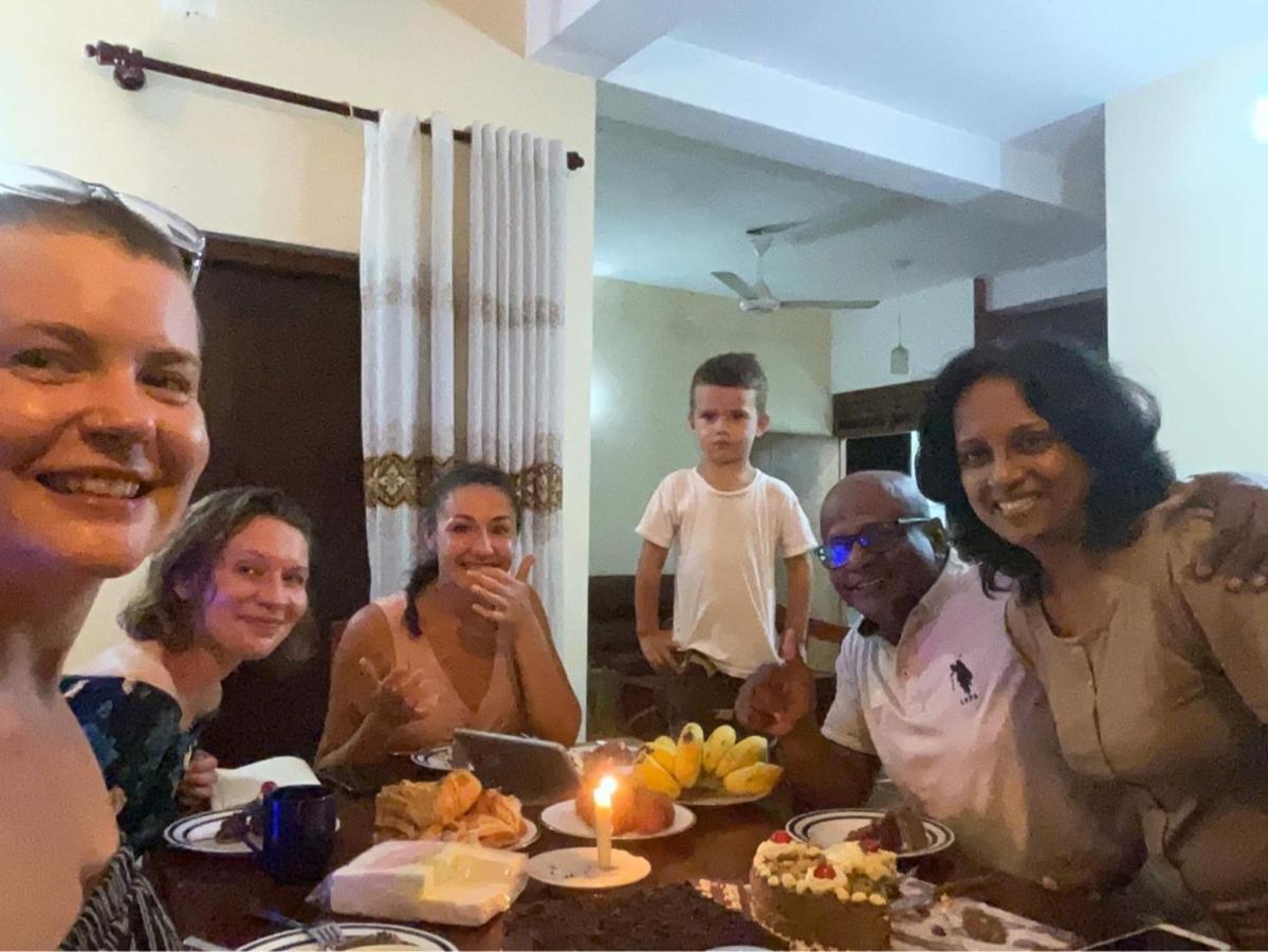 Senarathna Guest House Weligama Bagian luar foto