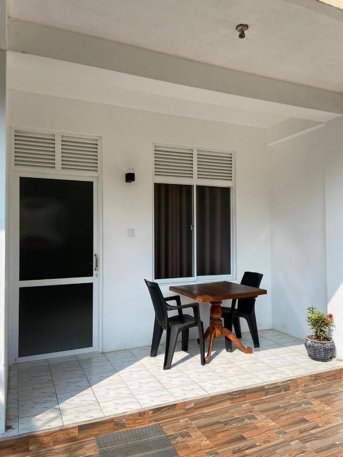 Senarathna Guest House Weligama Bagian luar foto