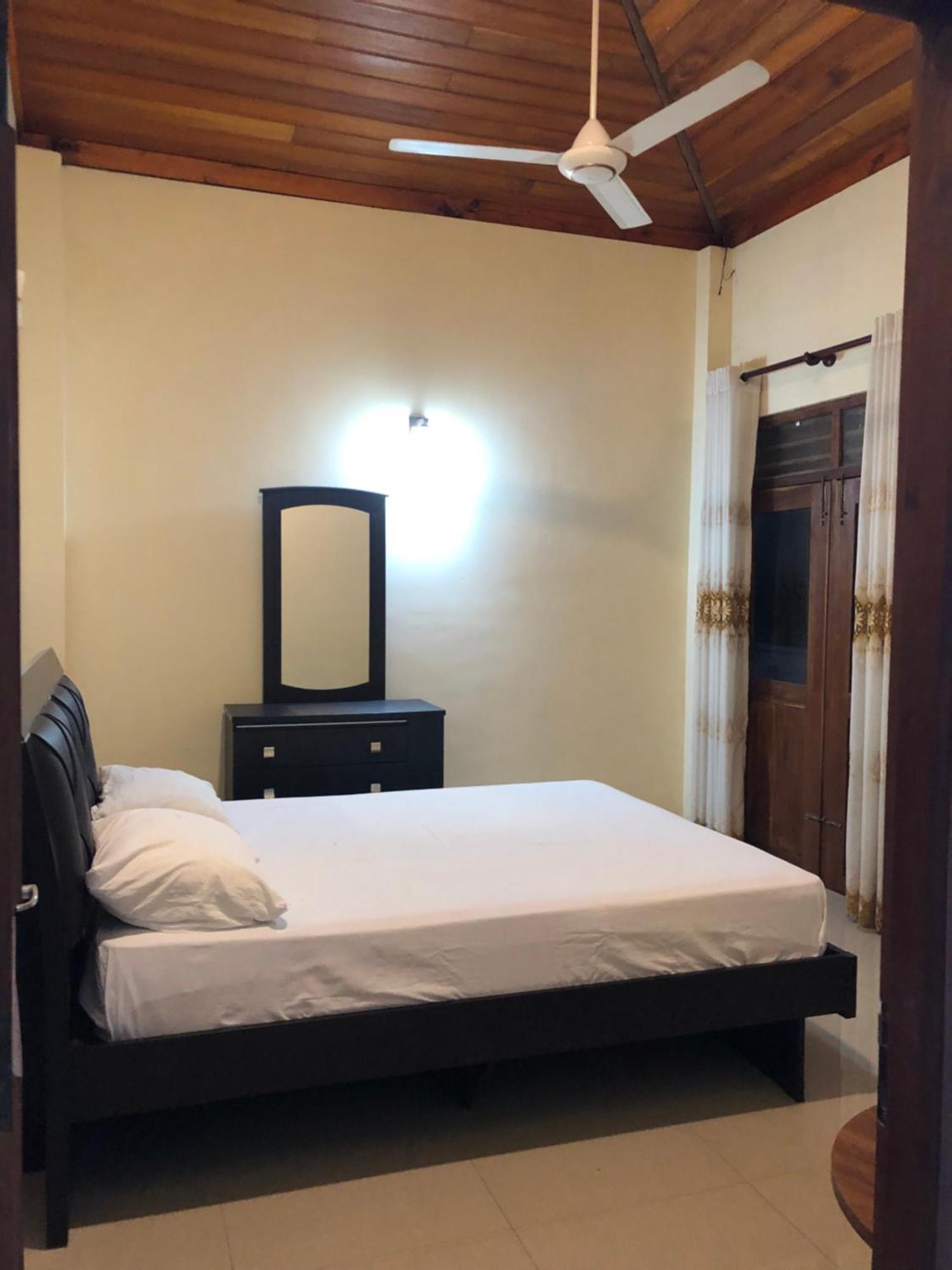Senarathna Guest House Weligama Bagian luar foto