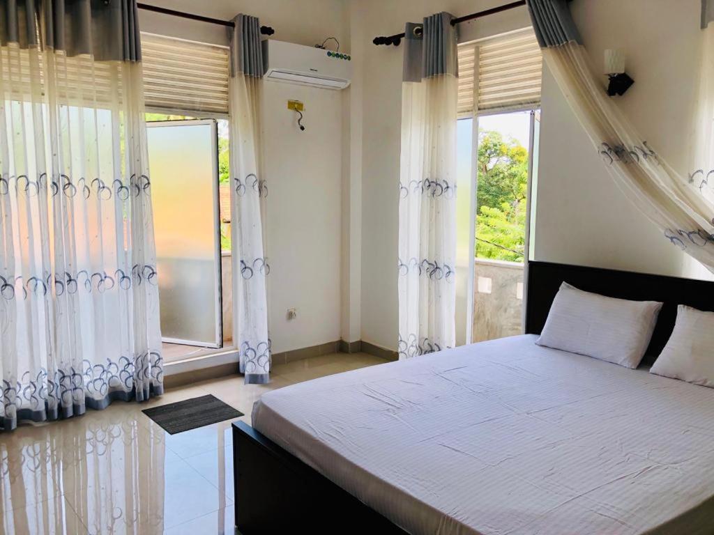 Senarathna Guest House Weligama Bagian luar foto